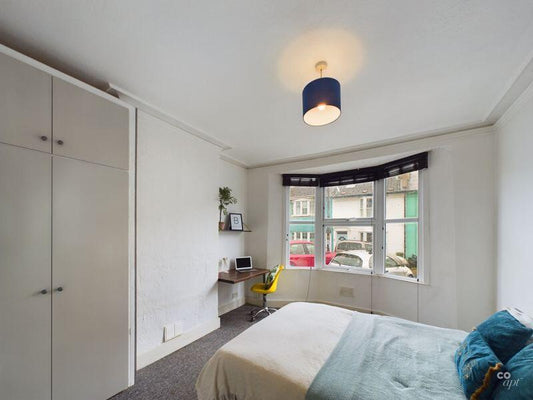 6 🛏️ 2 🛁 | Cobden Road, Brighton