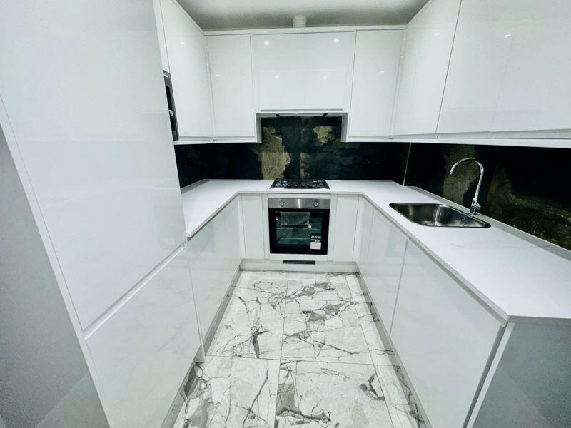 5 🛏️ 2 🛁 | Royal Lane, West Drayton, UB7