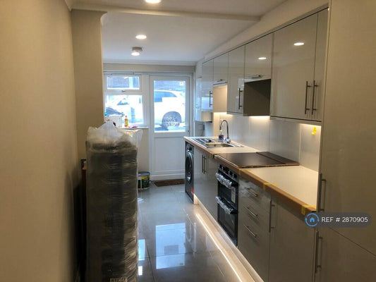 5 🛏️ 4 🛁 | Stevenage, Stevenage, SG1