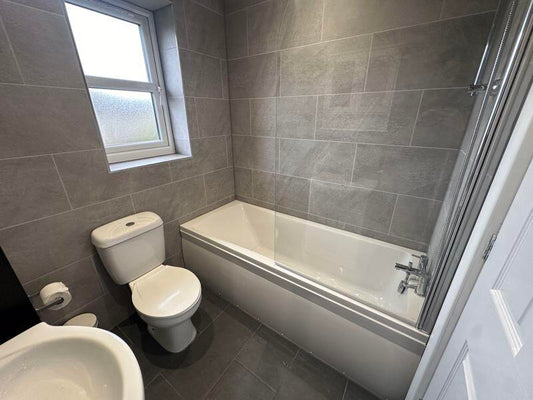 3 🛏️ 2 🛁 | Holly Cottage Mews, Uxbridge, UB8