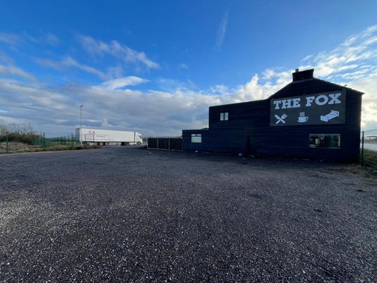 11 🛏️ 11 🛁 | The Fox, Great North Road, A1 Southbound, Grantham, NG33 5LN