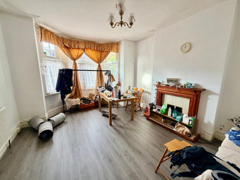 6 🛏️ 2 🛁 | Witham Road, Isleworth, TW7 4AJ