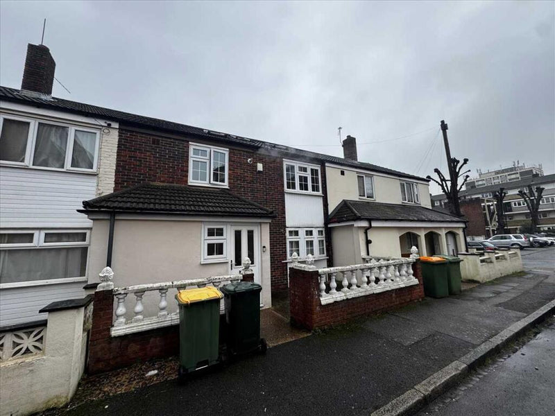 6 🛏️ 3 🛁 | Adamson Road, LONDON