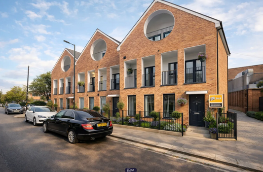 Block of Apartments | 11 Queensway, Enfield, Enfield, Middlesex, EN3