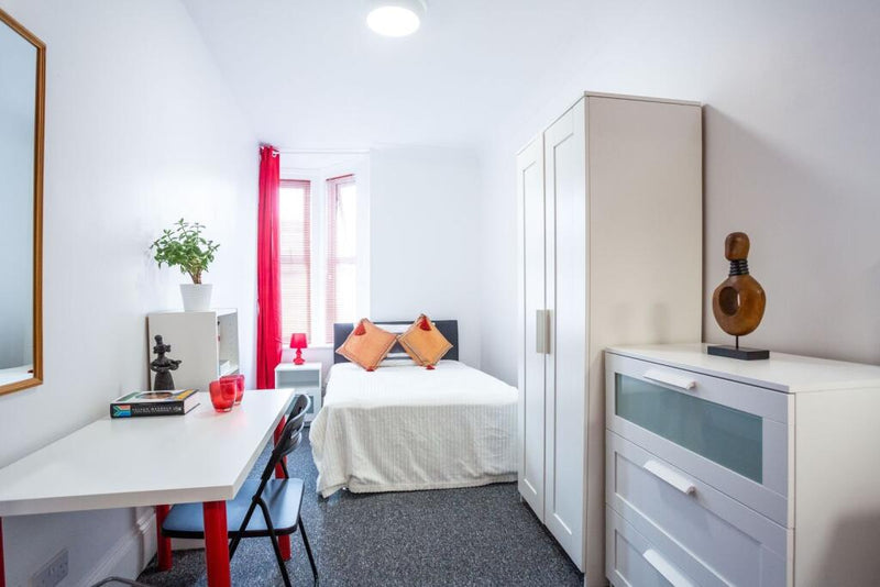 3 🛏️ 3 🛁 | Fawcett Road, Southsea, Hampshire, PO4