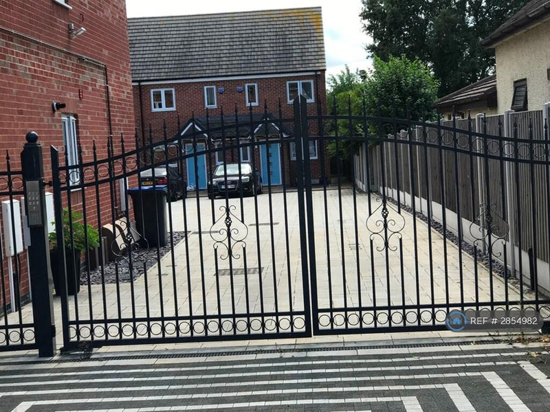 2 🛏️ 1 🛁 | Zahra Court, Hinckley, LE10