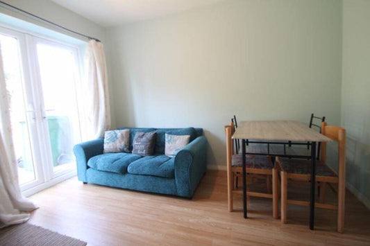 4 🛏️ 2 🛁 | New Peachey Lane, Uxbridge, UB8