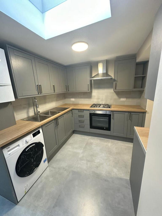6 🛏️ 2 🛁 | Wellesley Road, Slough, SL1
