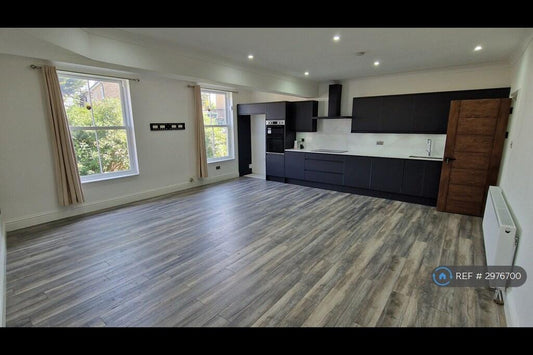 5 🛏️ 2 🛁 | Kitchener Avenue, Kent, DA12