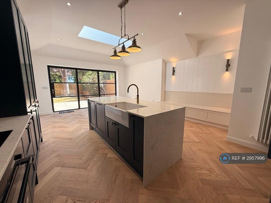 3 🛏️ 1 🛁 | Links Road, London, SW17