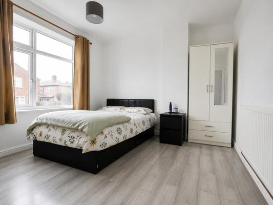 4 🛏️ ? 🛁 | Lower Cambridge Street, Loughborough, Leicestershire, LE11