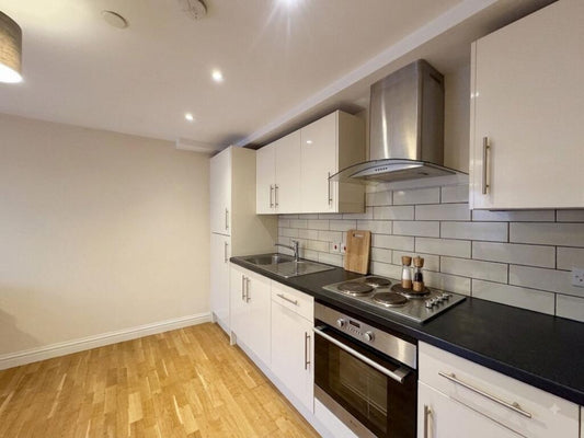 1 🛏️ 1 🛁 | High Street, Highview Point, SL1
