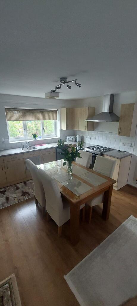 2 🛏️ 1 🛁 | Longwood Avenue, Slough, SL3